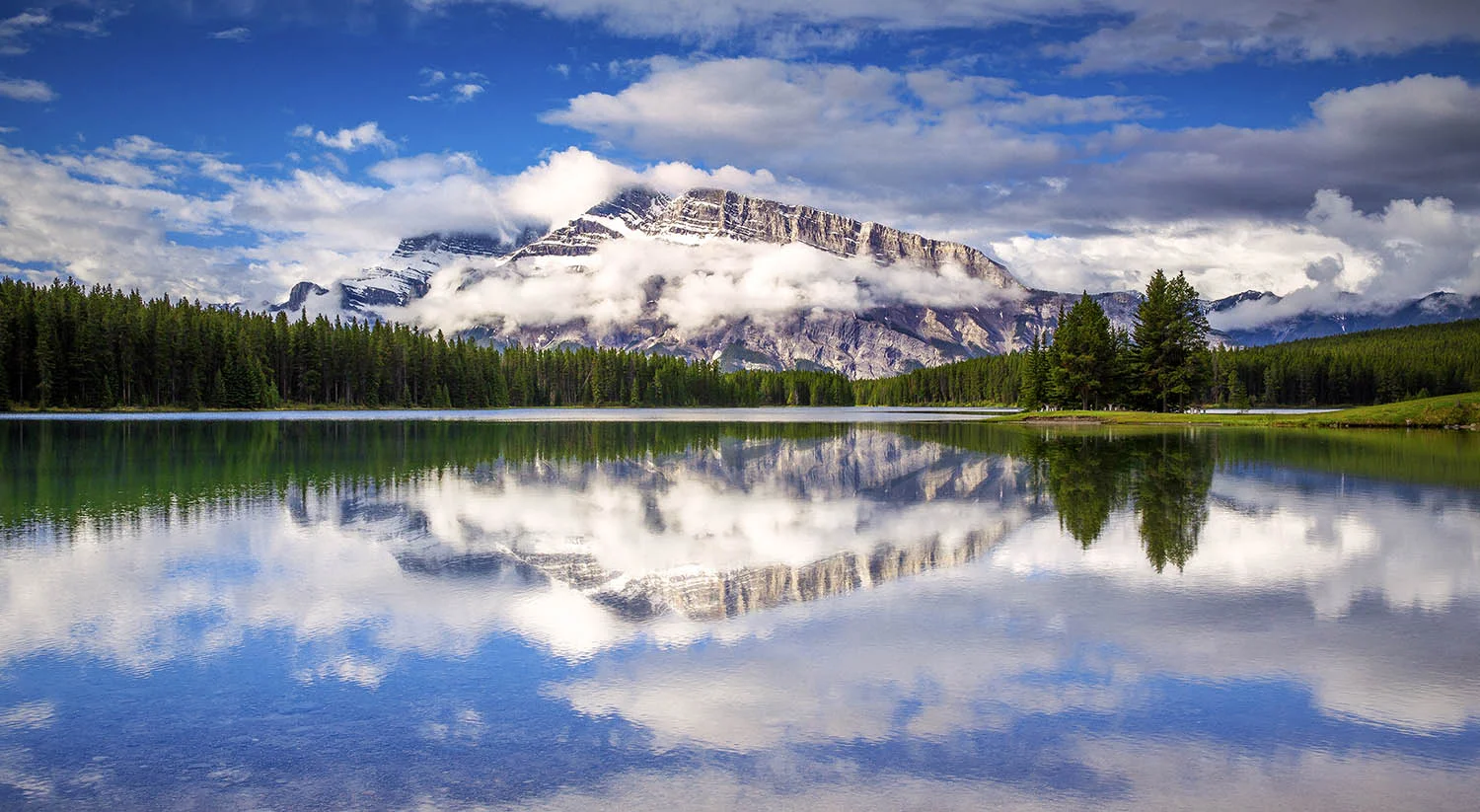 Two Jack Lake, Banff National Park. Canada.