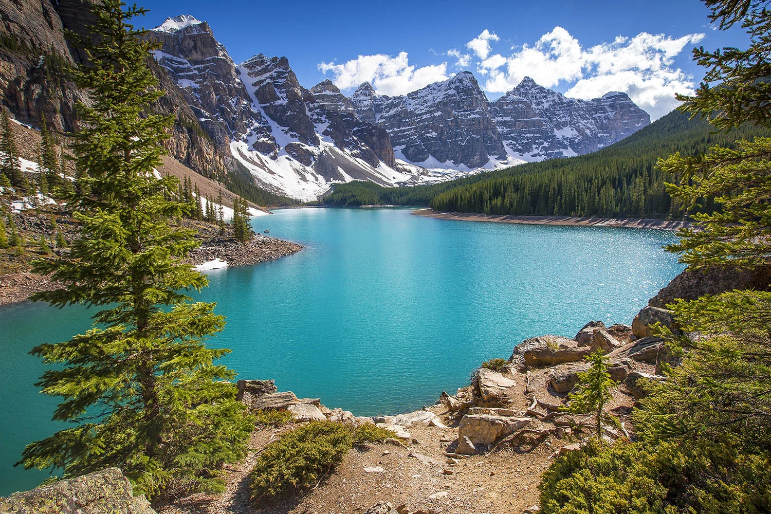 Moraine Lake, Banff National Park. Canada.