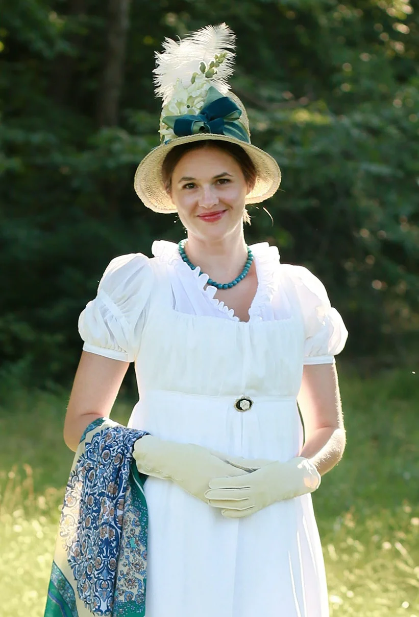 Regency+Gown+1810+F.jpg