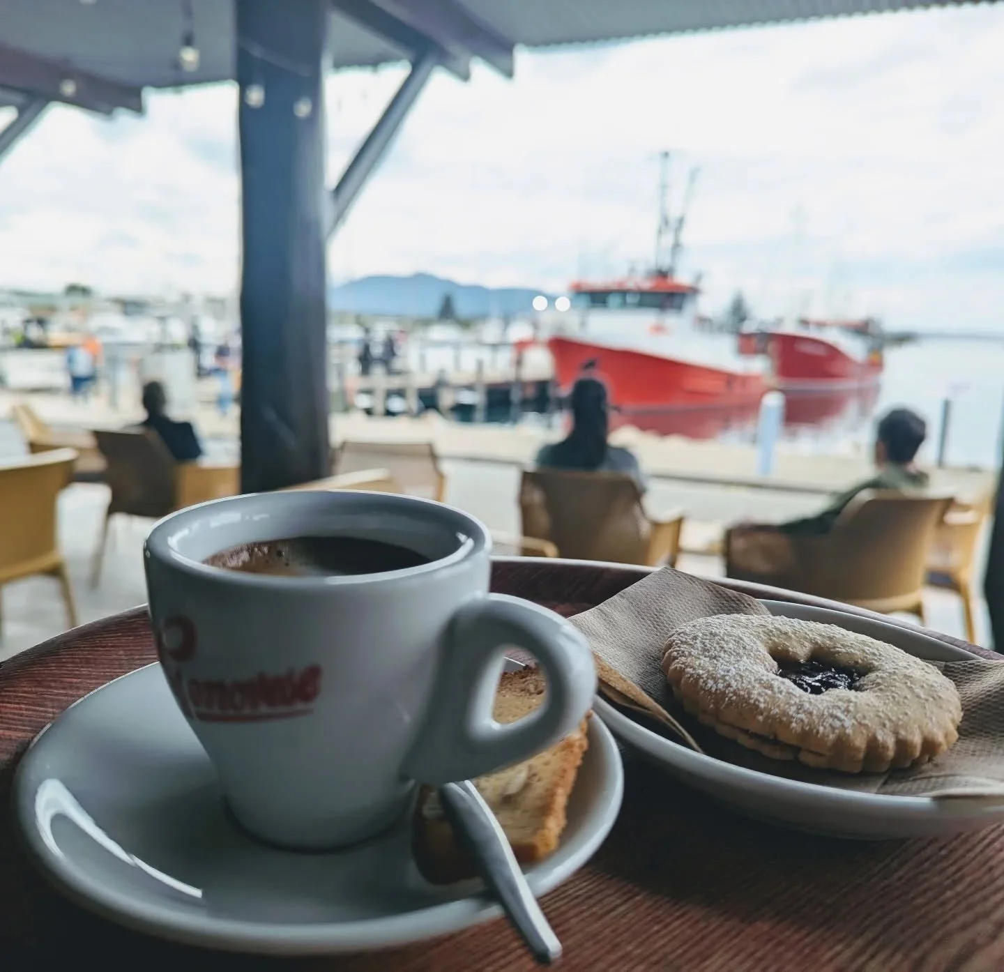 Glorious afternoon @bermaguifishermenswharf ❤️
#coffeeatbermaguiwharf #bermaguifishermenswharf #biscottiocchiodibue #gelateriaartigianale #genovesecoffee