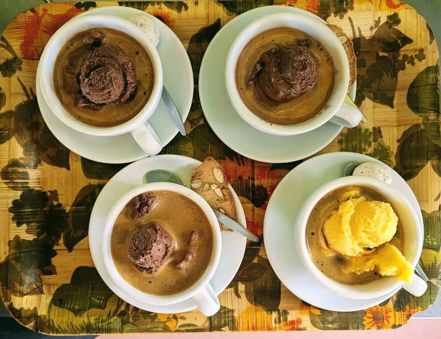 Which is your favourite affogato flavour?
#affogato #bermaguifishermenswharf
#gelatetiaartigianale
#bermaguifood #bermaguinsw #coffeewithaview
