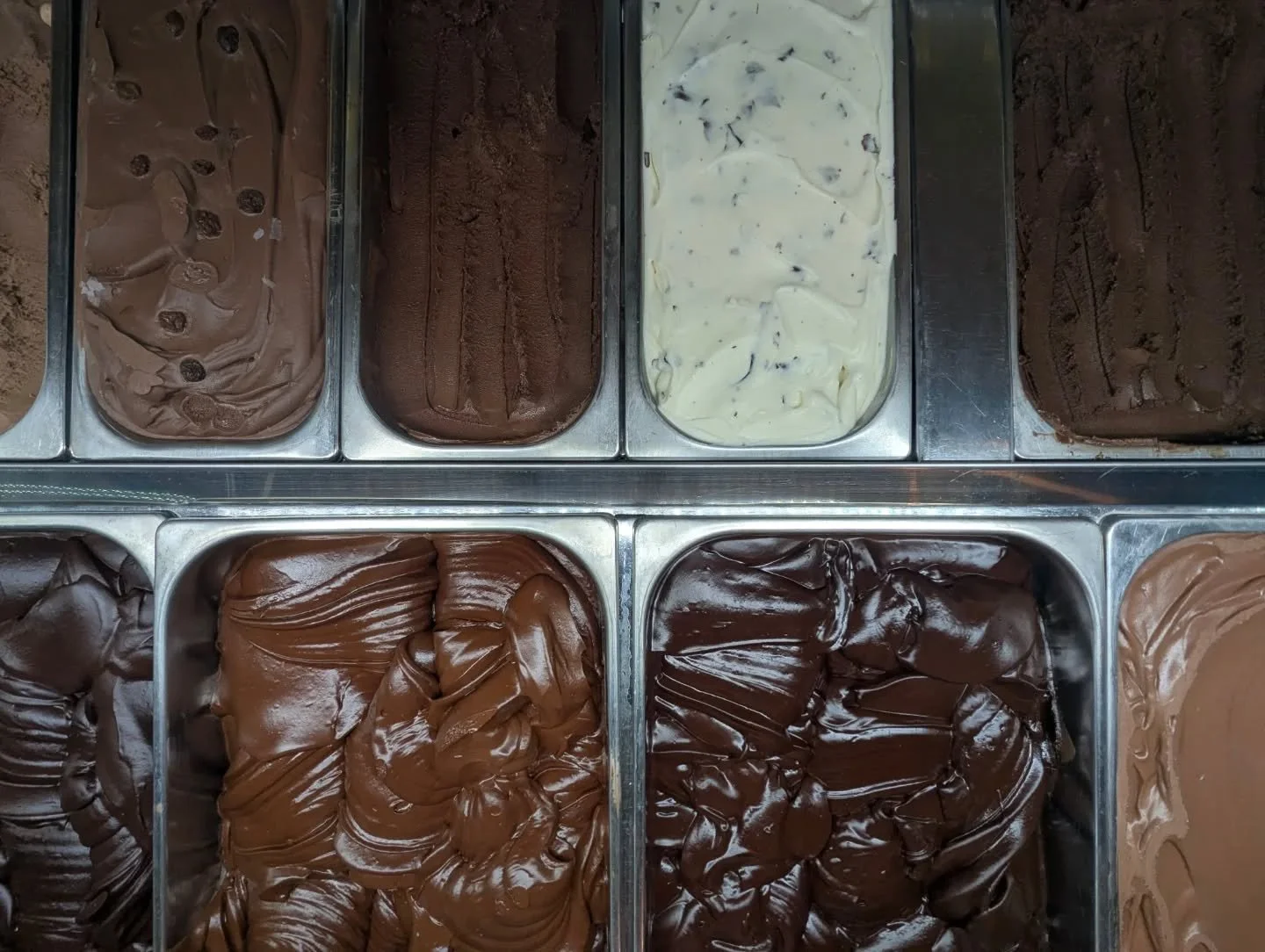 🍦 Shades of Chocolate 🍦

#chocolateicecream #chocolatesorbet #guinneschocolate #happyeaster #buonapasqua