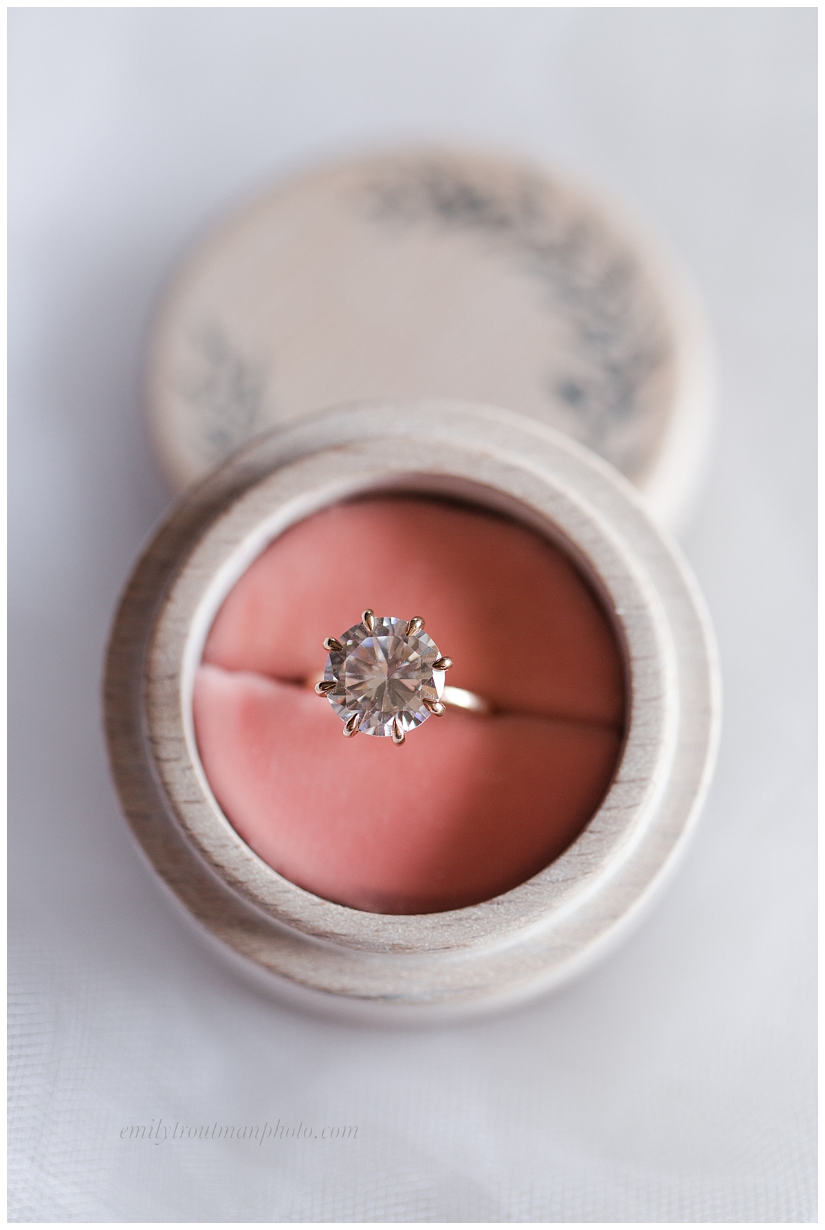 ring @susiesaltzman || ring box: @jennhellerdesign ||