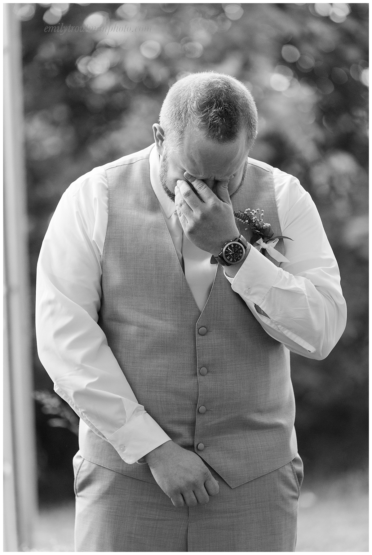 Such a sweet moment as his bride comes down the aisle...