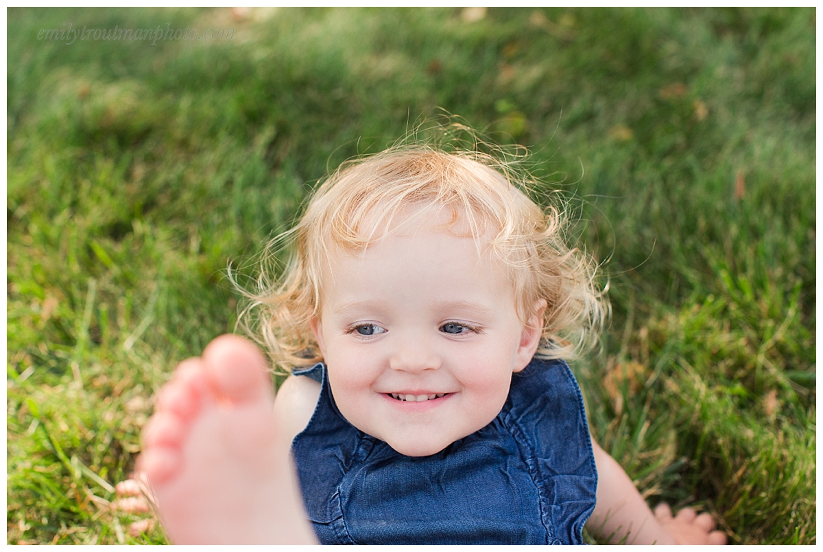 Love those tootsies!