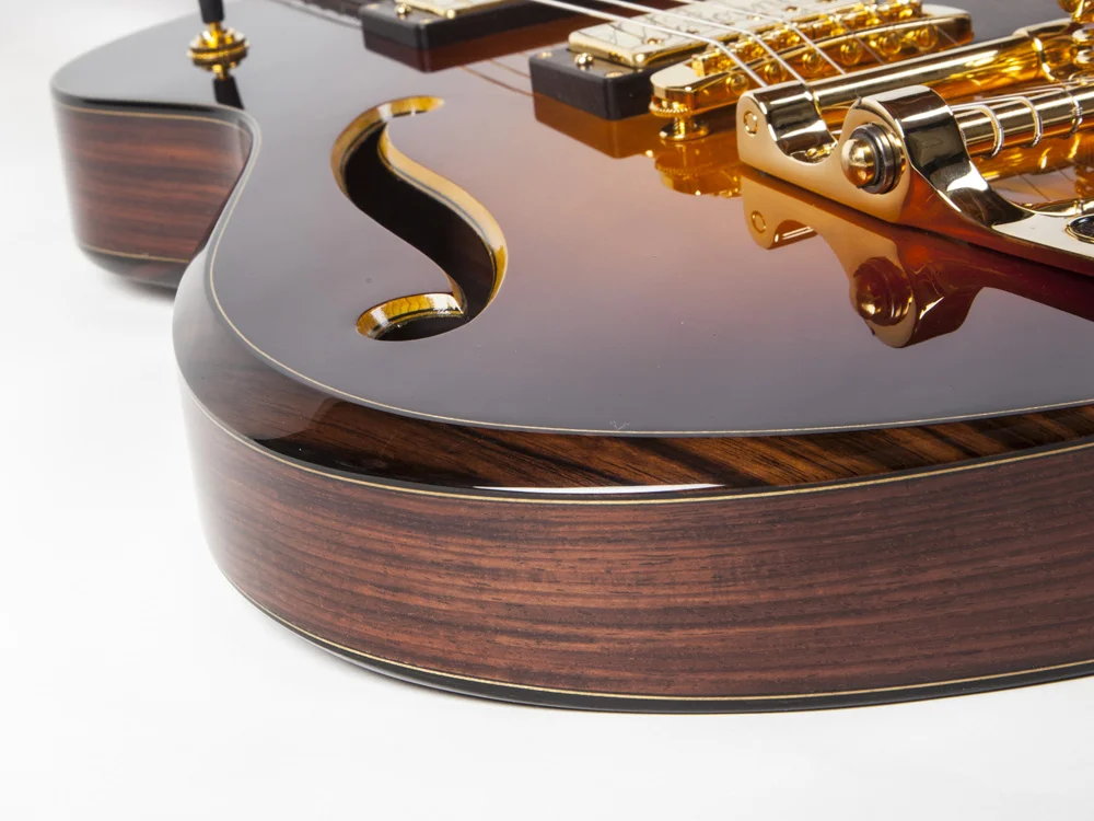 guitar_E008_gallery_c.jpg