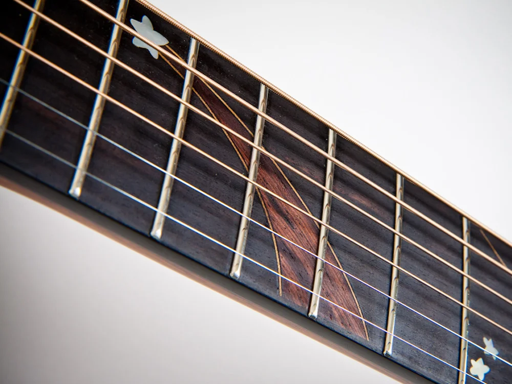 guitar_33_gallery_05.jpg