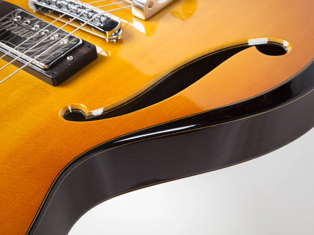 guitar_E003_gallery_02.jpg