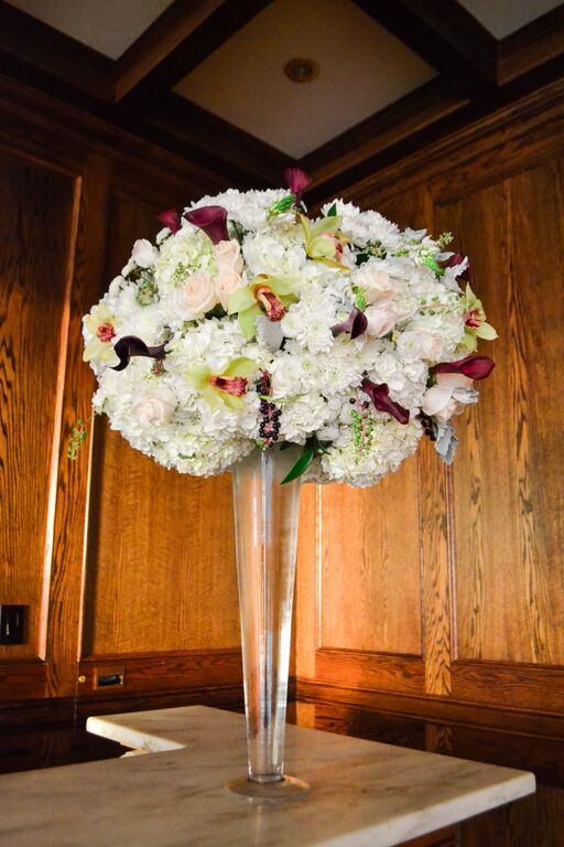 Classic and glittery wedding at Giando's on the Water
