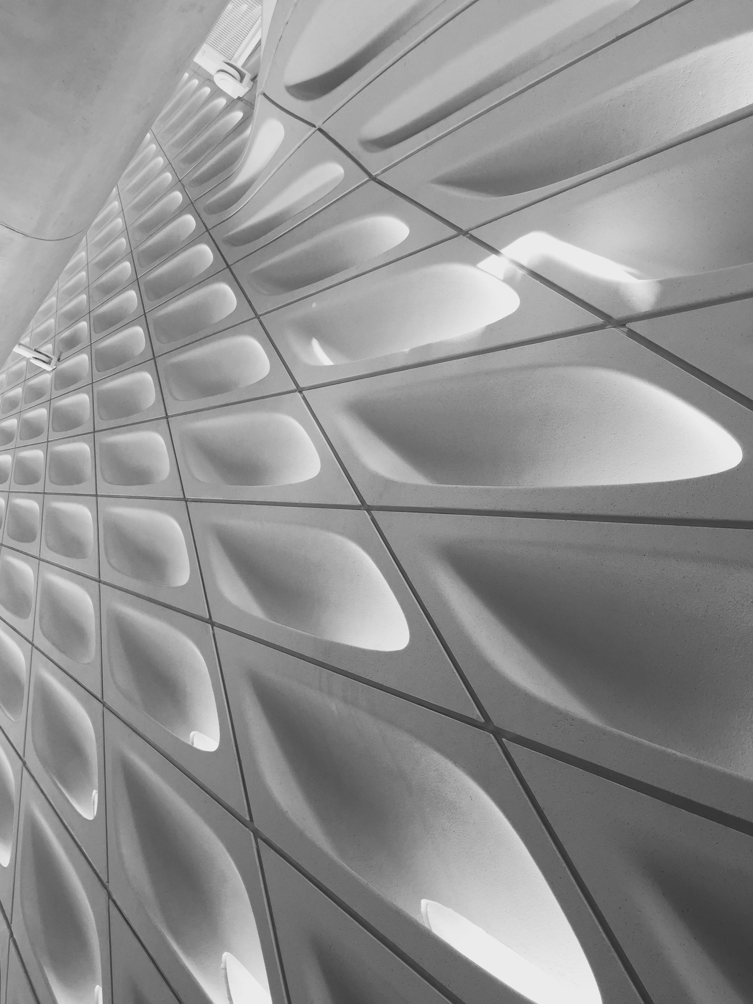 Detail of the building's exoskeleton, the key to the wondrous natural light.