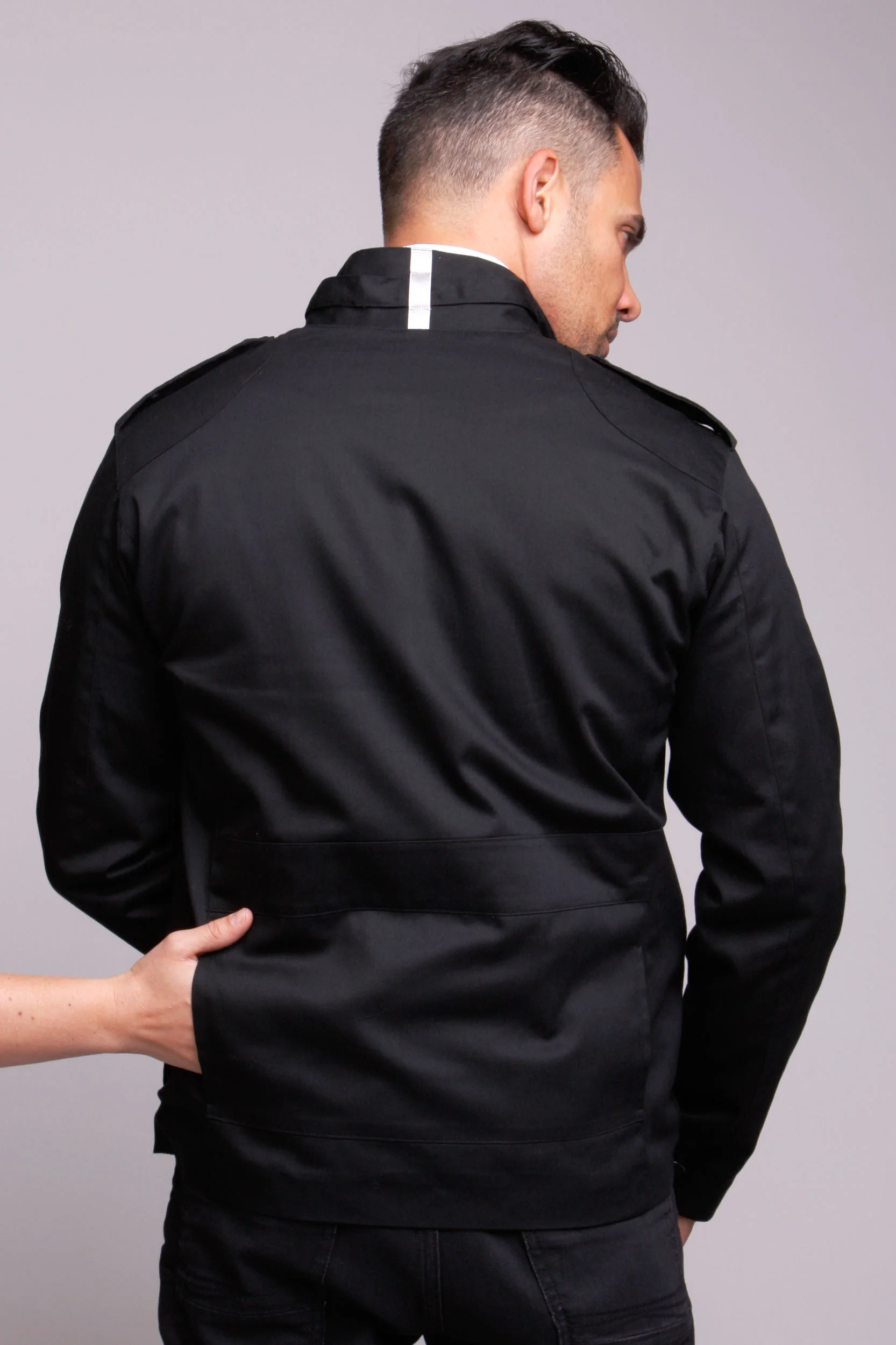 Carline_Black_Pocket.jpg