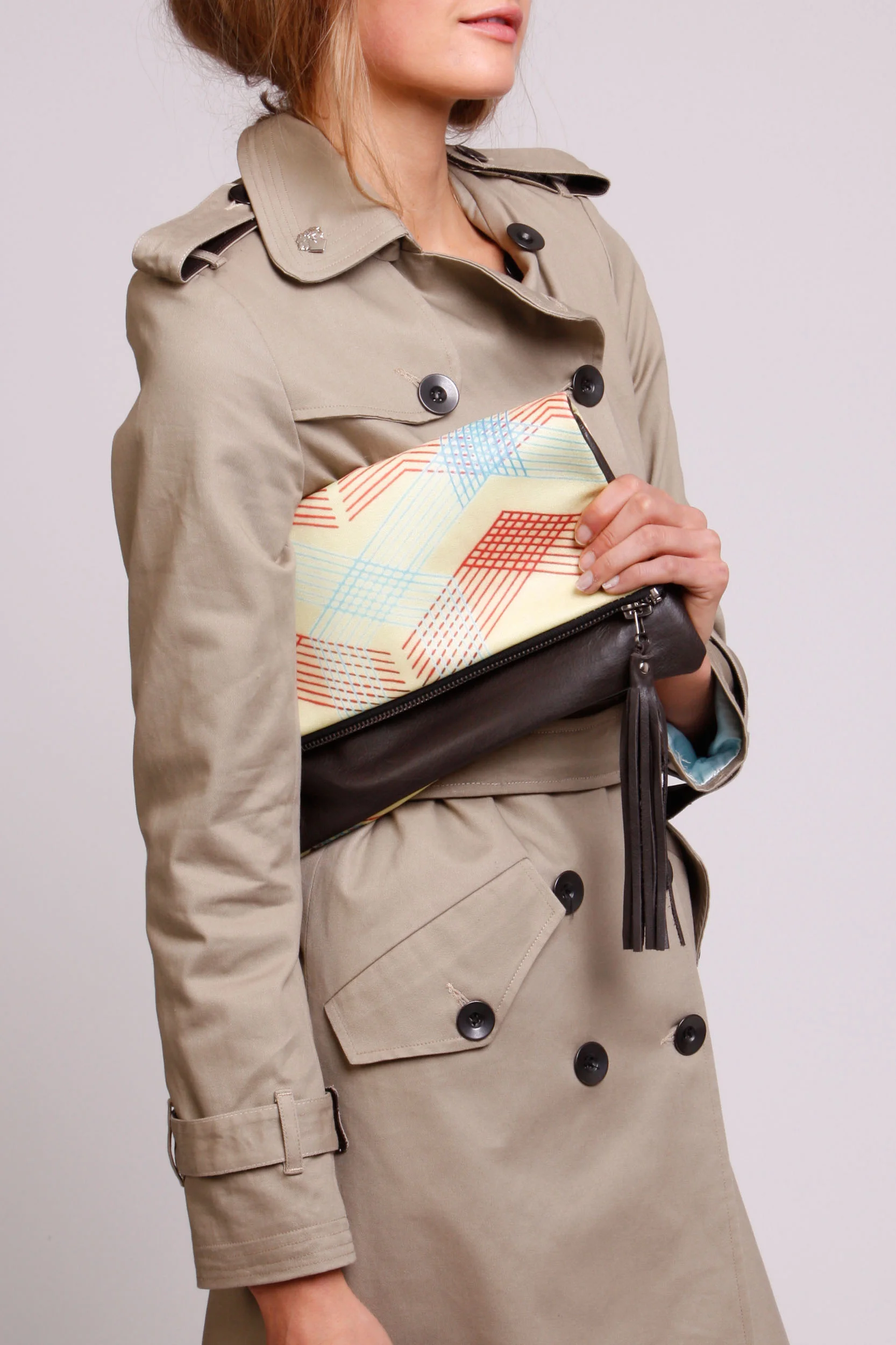 Bags_KhaloChocolate_Model.jpg
