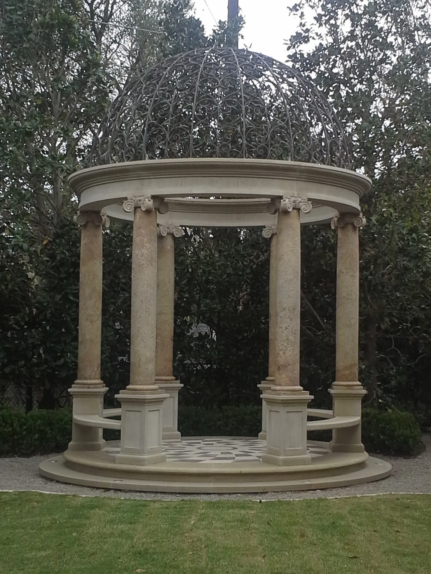 Building from scratch a Stone Gazebo