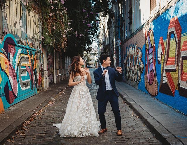 You can never go wrong with an impromptu dance party mid session. So much fun with these two! @lmn288 Shot for @flytographer #justdance #urbanphotography #weddingdress #weddingphotography #couplesgoals #buenosaires #buenosairesphoto #palermosoho #wed