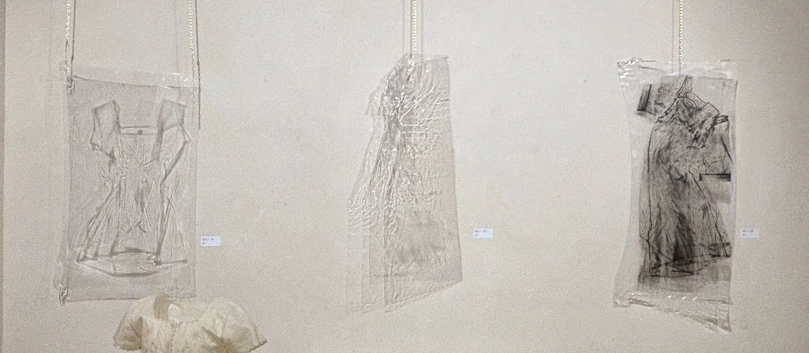 Il metacrilato, come una scultura, impronta della memoria