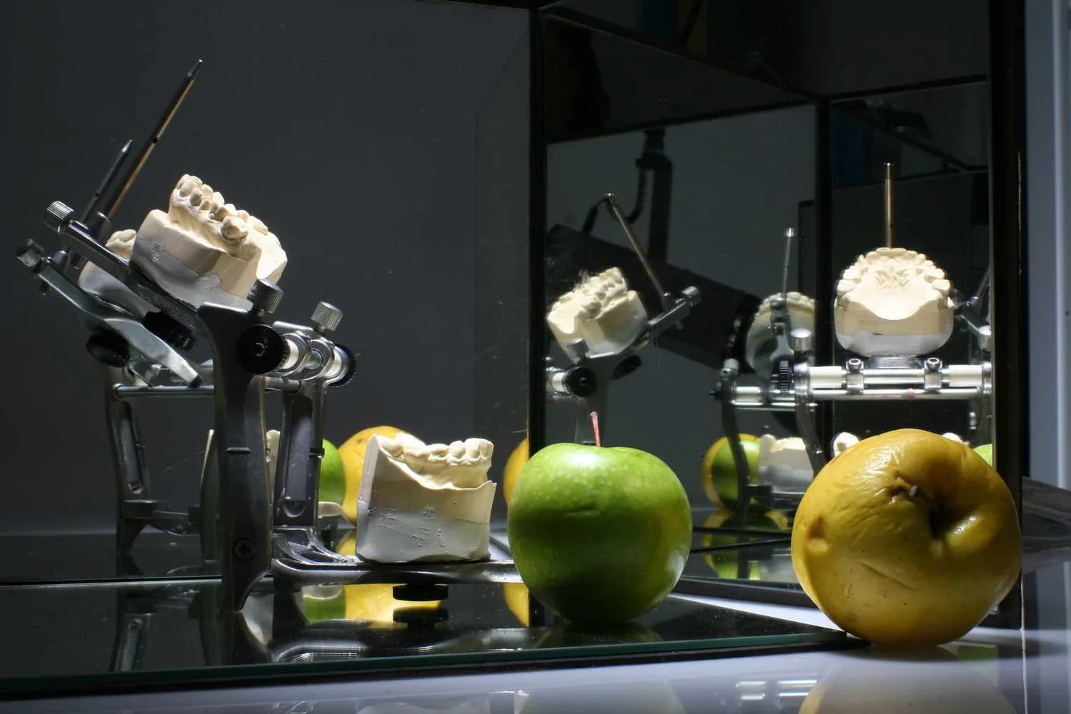 Percorso, lavoro, dialogo continuo tra visibile e invisibile