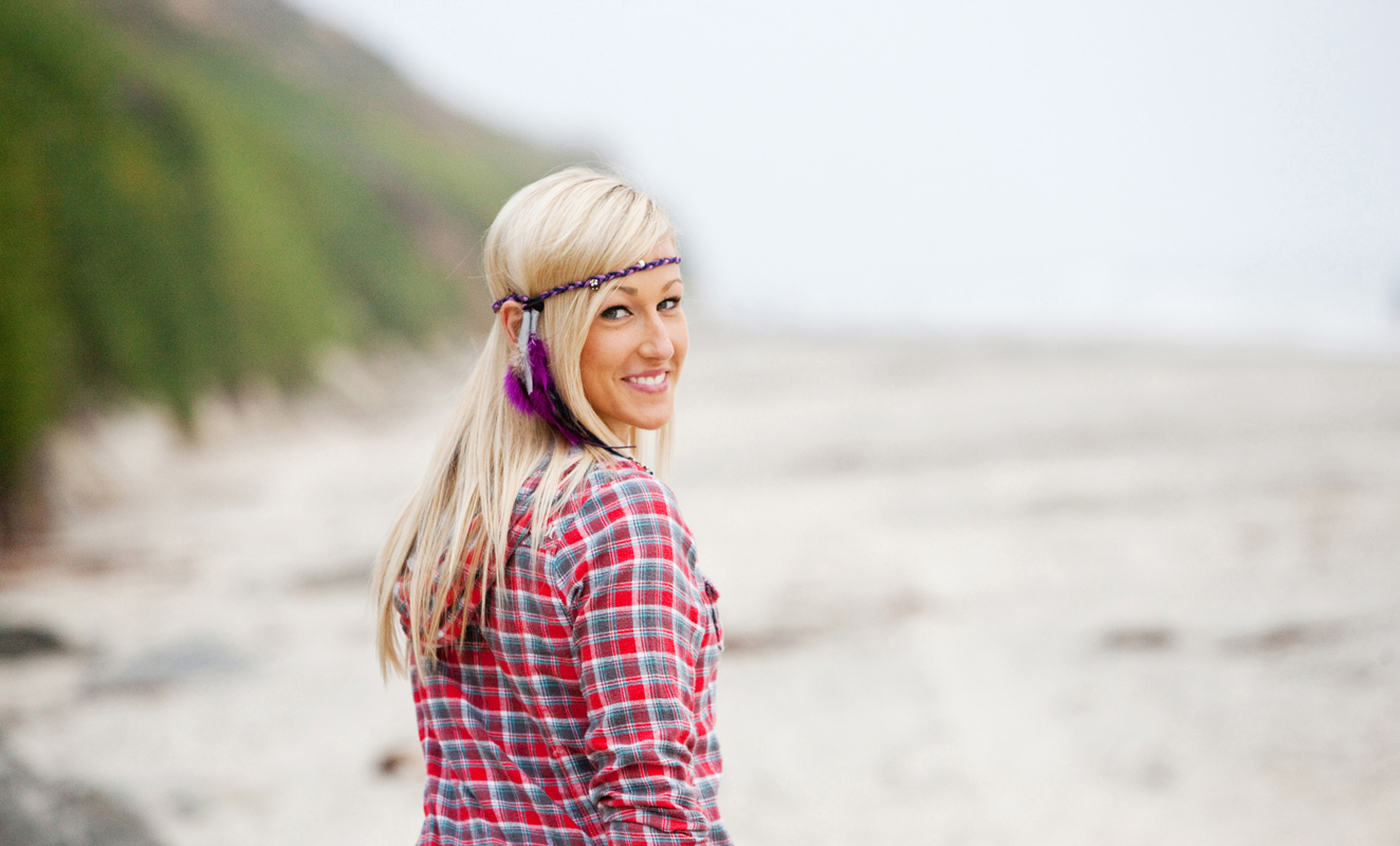 surfer girl walking on the beach. san diego lifestyle photographer, san diego lifestyle photography, southern California lifestyle photographer, California lifestyle photographer, lifestyle photo