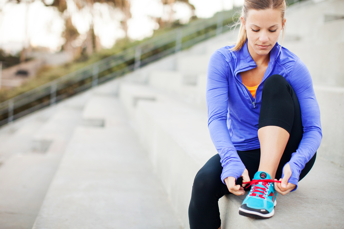Female athlete getting ready to run. san diego commercial photographer, san diego fitness photographer, san diego fitness photography, southern sports photographer, California sports photographer