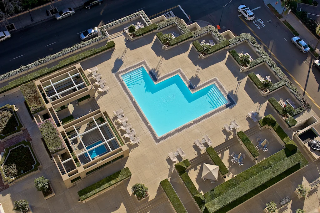 POOL4.jpg