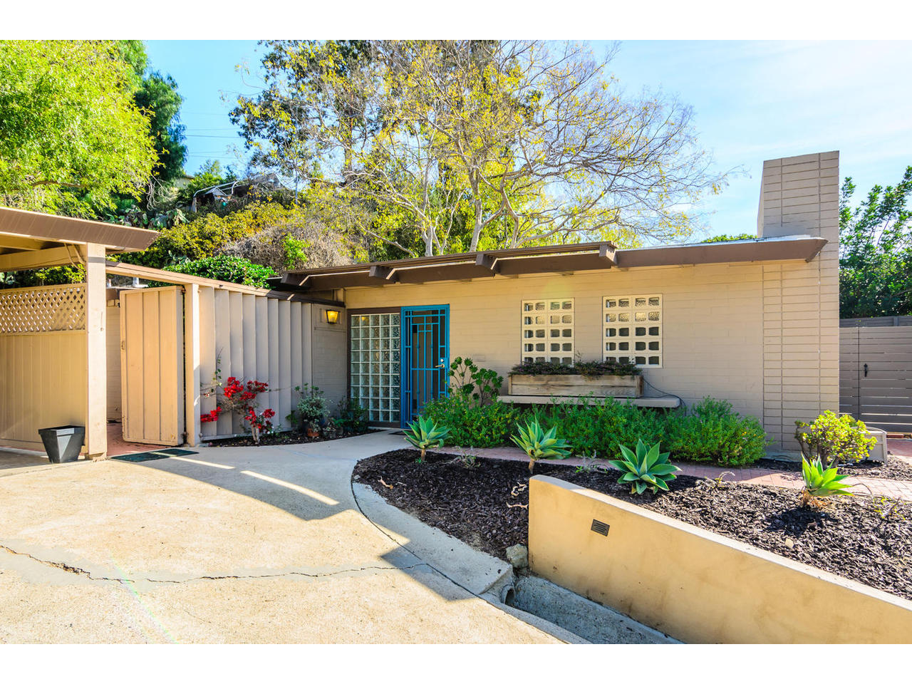 3065 Eagle St San Diego CA-MLS_Size-002-3065 Eagle Street San Diego CA-1280x960-72dpi.jpg