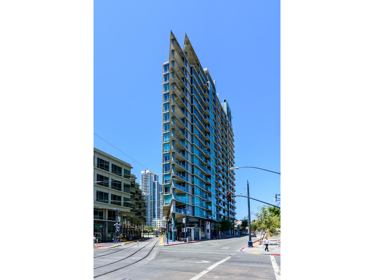 1080 Park Blvd Unit 912 San-002-2-1080 Park Blvd Unit 912 San-MLS_Size.jpg