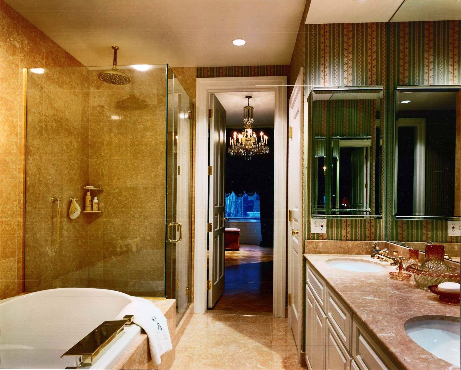 Master Bath.JPG