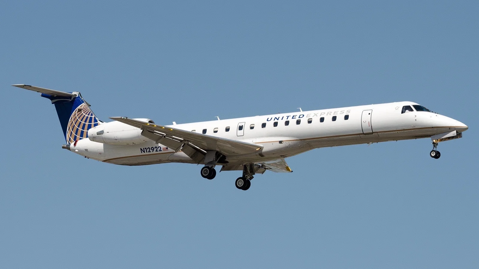 2000 Embraer ERJ-145LR