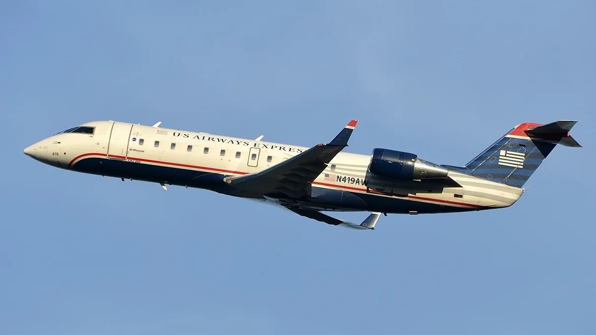 2002 CRJ-200