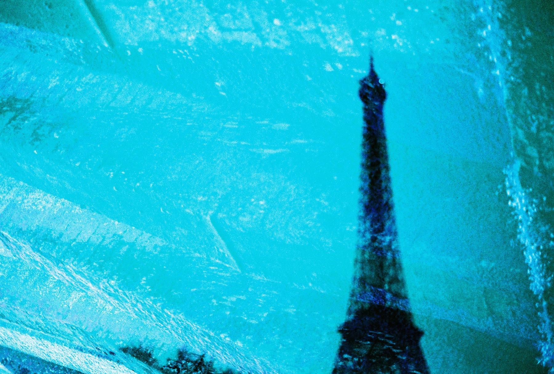 Underwater Eiffel
