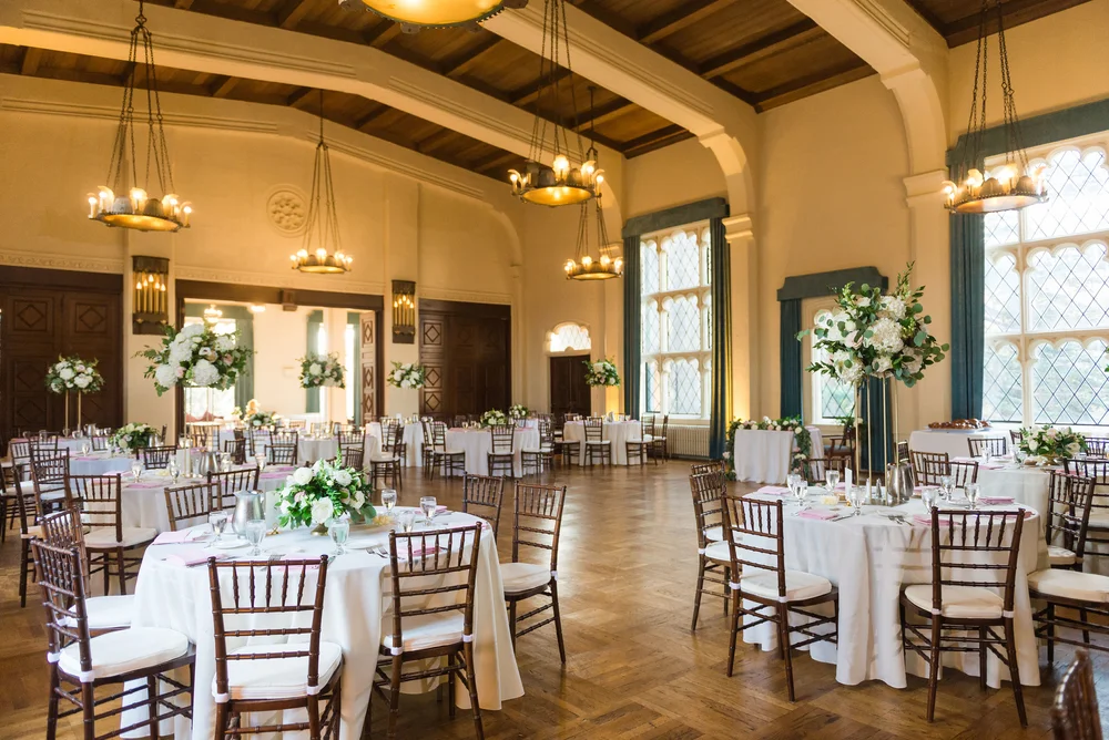 Berkeley city hall wedding | Beachweddingtips.com