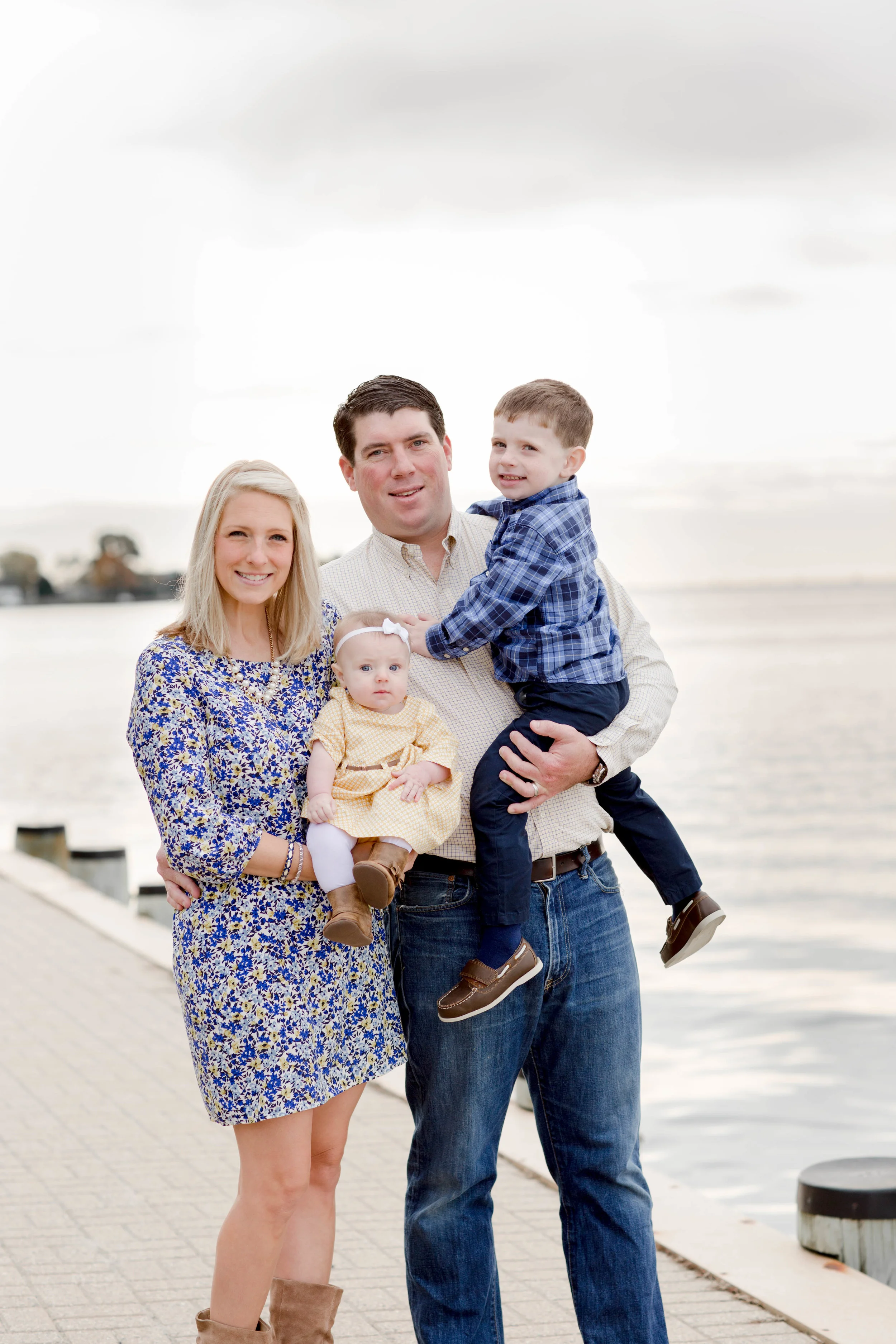 How to Dress for a Family Photo Shoot