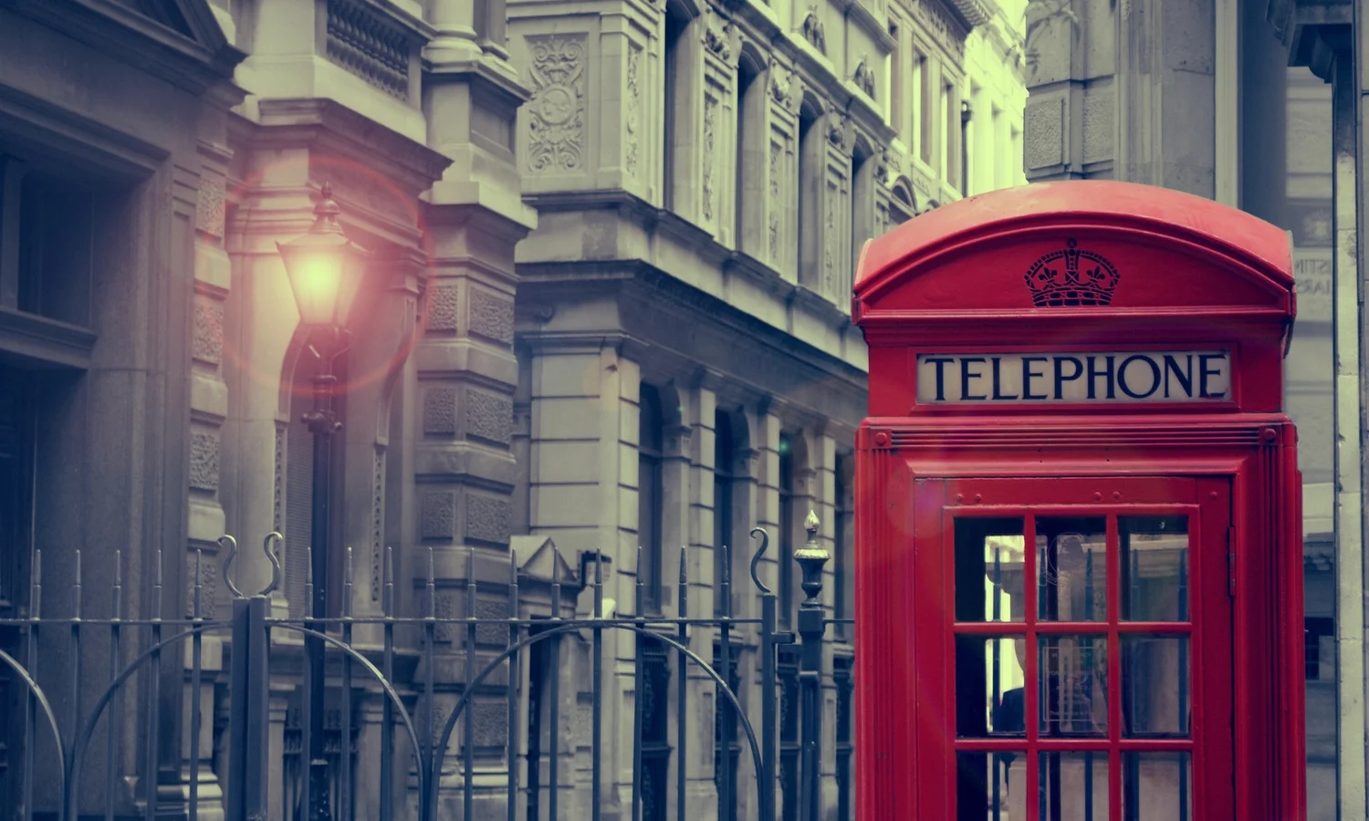 london_phone_booth.jpg