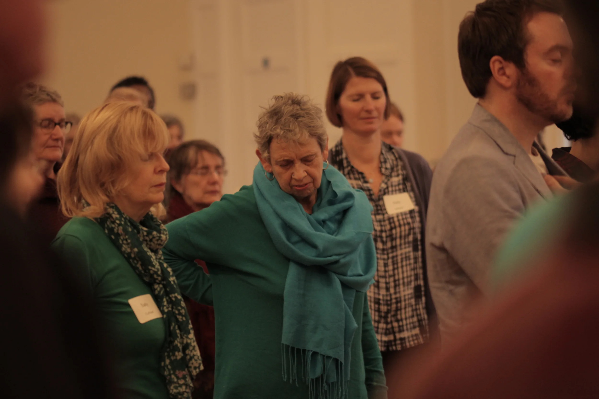 Attendees during Peter Philippson's workshop. Image courtesy of the British Gestalt J ournal. 