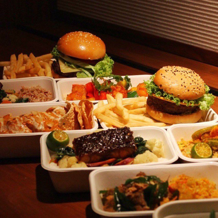 Current meal boxes (credit_ Grand Hyatt Singapore).jpg