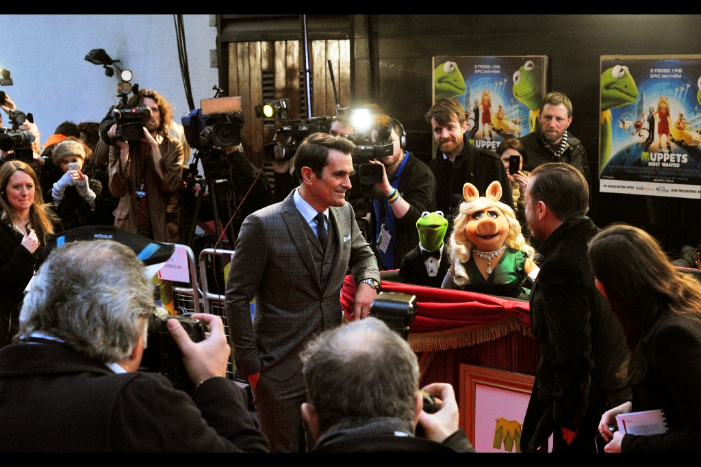 Getting eye-contact with Miss Piggy is about as difficult as getting eye-contact from any lead actresses in a movie at a premiere (ie. very). Serious kudos to the puppeteer ('Muppeteer'?) who handled her - she stayed in character as a diva throughout the premiere, which was rather cool.