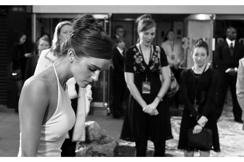 And then, surprisingly, those on the carpet took on a rather sombre tone for a few minutes. I'm not sure what happened. It's not like the dealers, fans and crazies behind me stopped surging forward like a zombie horde or anything.