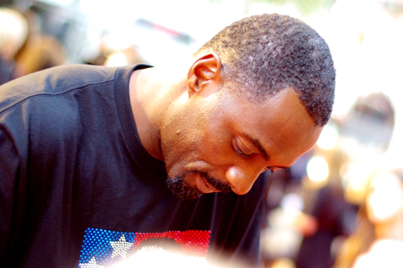 It's Idris Elba!! Thank you, stolen (I mean "borrowed") movie poster!!