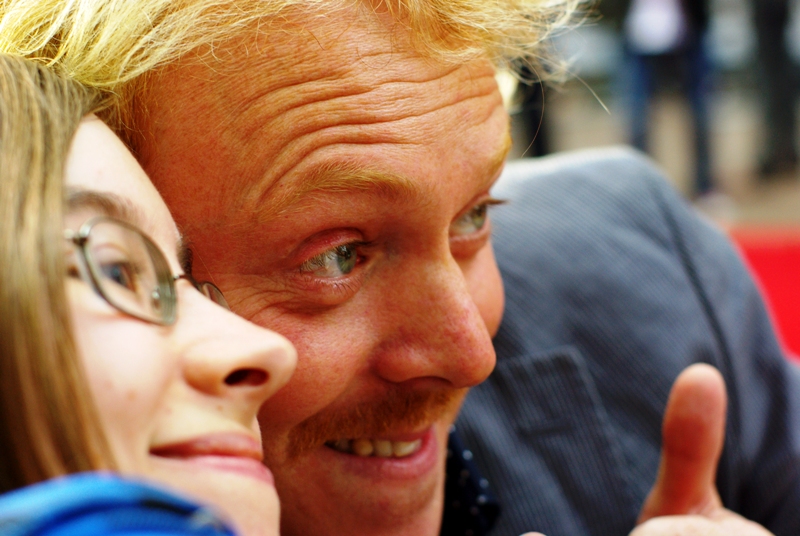 No matter how wrong I'm likely to be, I don't even want to know if this isn't Kiefer Sutherland....