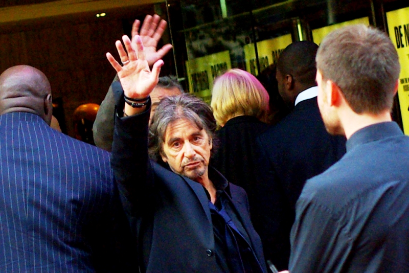 " Peace out - I'm Al Pacino and I'll block you from taking good shots of Robert De Niro if I want". Oh, very well.