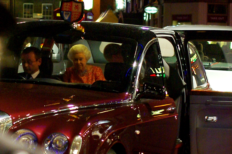 Queen ANGRY!! Queen SMASH!! They obviously (and yet kind of sadly) don't put that portrait on the back of coins and banknotes!