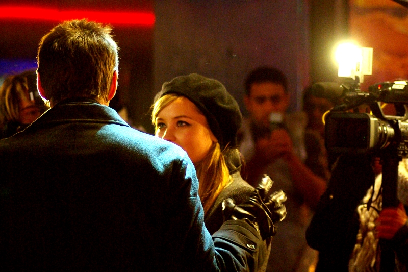 Cute reporter from MTV interviews a guy who earns slighty more than I do per movie. (I get paid per spreadsheet...)