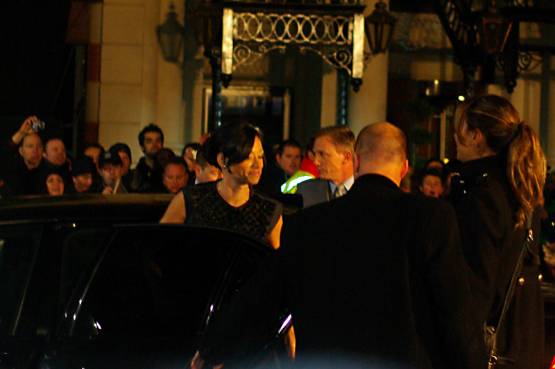 Look, it's Satsuki Mitchell!! (left) (Oh, and Daniel Craig) (right)