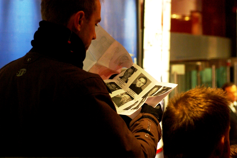 The source of a Paparazzi's power : The Book(let) Of Celebrities who will be Attending (insert reverent Gregorian Chant here)