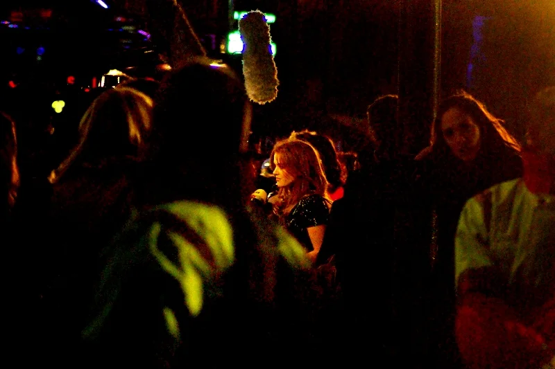 Reporter : "And the five dollars?" Isla Fisher : "The what?" Damnit... I'm never going to get those five dollars back. Not from Will Smith, not from Jason Bateman, and not from Isla Fischer. I probably should be asking Jerry Bruckheimer... he's surely worth a couple of hundred million.