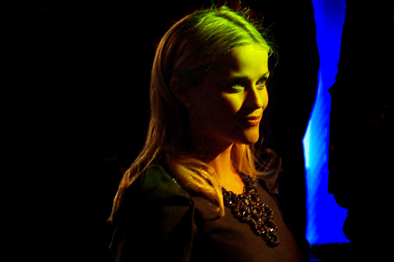 Weird lighting makes Reese Witherspoon look evil. But she's not... surely?