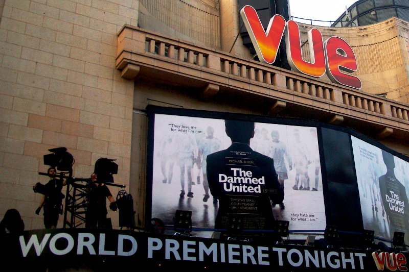This premiere wasn't one I had particularly bold ambitions for, which was good because the one actor I wanted to show up (Colm Meaney) didn't, and two actors who weren't in the film I wasn't in a position to photograph (Battlestar Galactica's Jamie Bamber and Harry Potter's Emma Watson). Never mind..