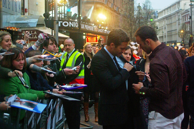 "Are you sure? Right here in the open like this? Okay, then" Paul Walker sells some cut-price Maltesers to a guy. Those cinema markups are getting pretty bad, and Paul Walker cares about the people.