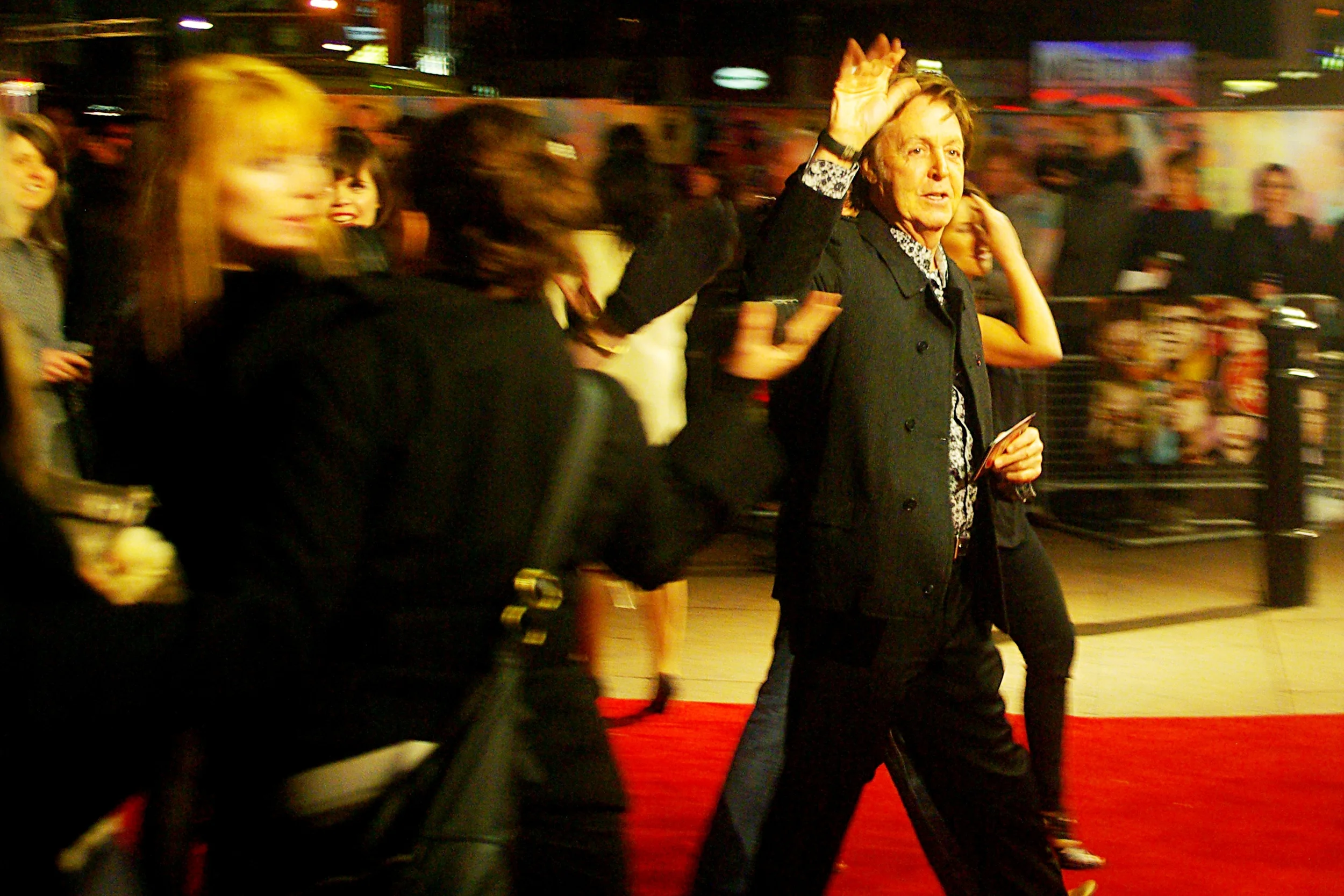In a pretty MAJOR note of noteworthiness, Ex-Beatle Sir Paul McCartney breezes past. In the immortal question 'Beatles or Elvis?' I actually prefer Elvis, but he's fairly tricky to photograph...