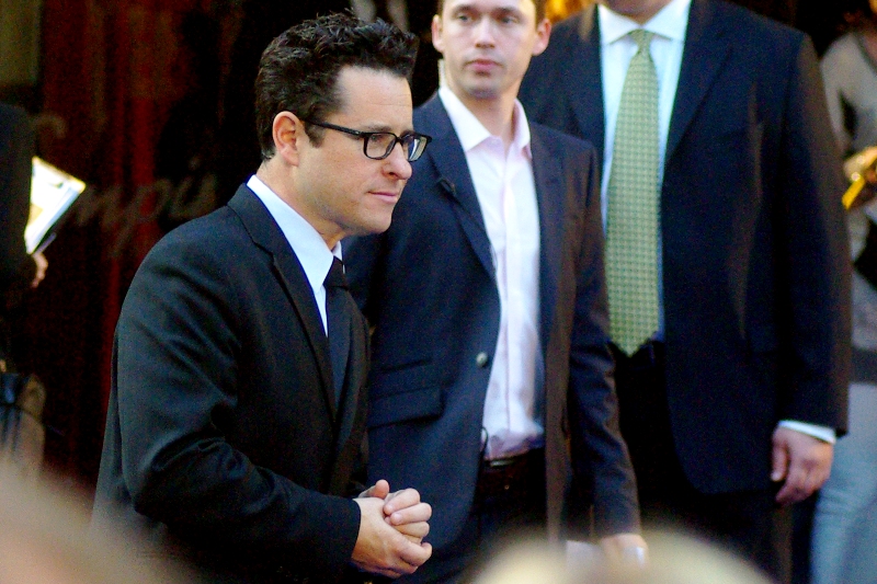 JJ Abrams thinks : "That Sylar dude sure is popular. I must become more evil. Somehow..." . Please don't Mr Abrams.
