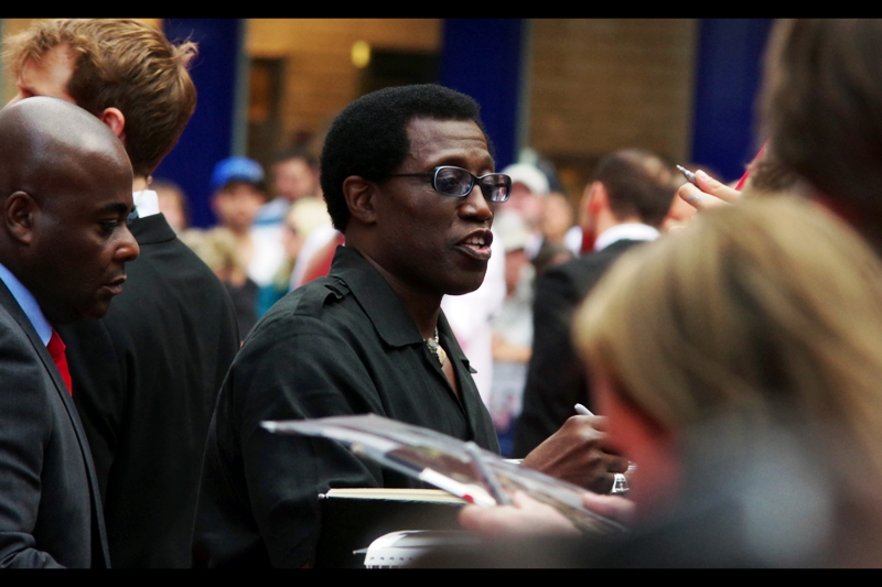"It' cool. The dude behind me has a tie that's well within my minimum thickness criteria. But thanks for noticing and respecting. Peace". Wesley Snipes has had a long and illustrious career of 1980s action films, but as I was never a fan of many of those back in the day (or of the Blade series), my favourite of his film roles remains his team-up with Sylvester Stallone in 1993's Demolition Man. It's aged poorly, but my nostalgia overrides it.